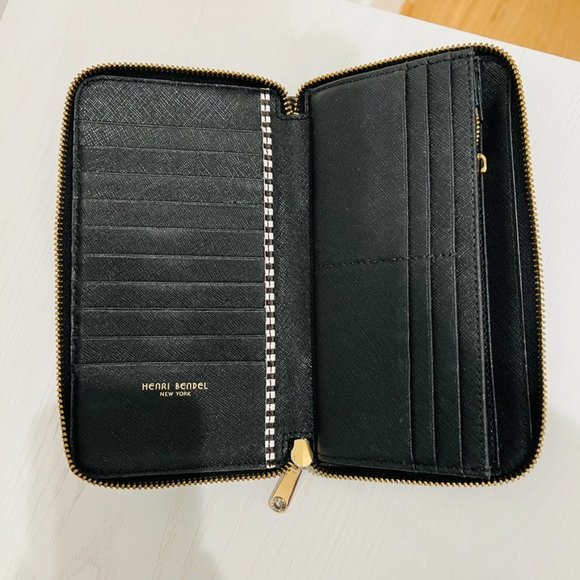 Black & Gold Henri Bendel Continental Wallet - Picture 8 of 8
